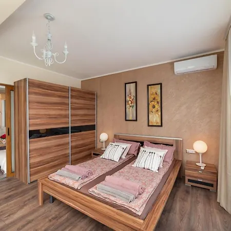 Sunny House Izgrev