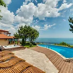 Sunny House Izgrev Balchik