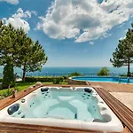 Sunny House Izgrev Balchik