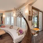 Sunny House Izgrev