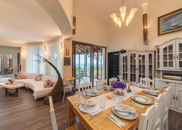 Sunny House Izgrev Villa *