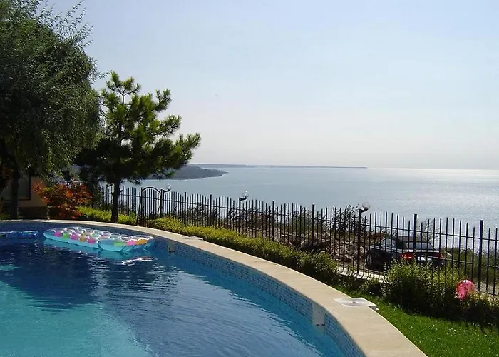 Sunny House Izgrev Balchik